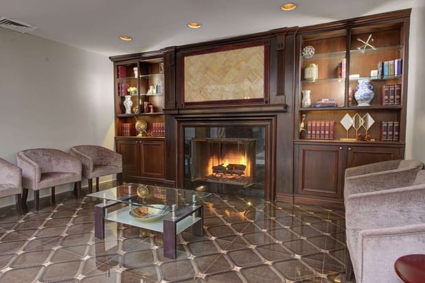 Images The Roslyn, Tapestry Collection by Hilton
