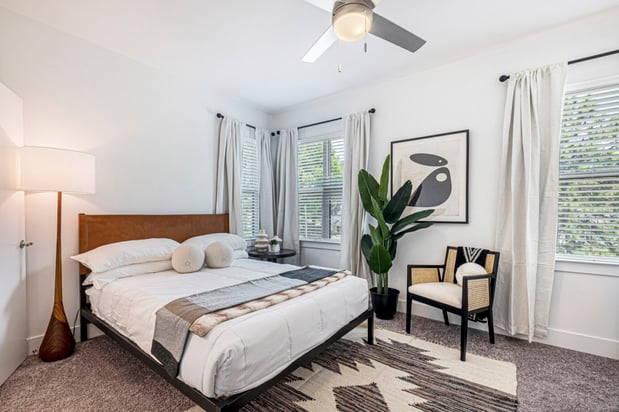 Images Saylor at Southside Trail | Luxury Townhomes for Rent