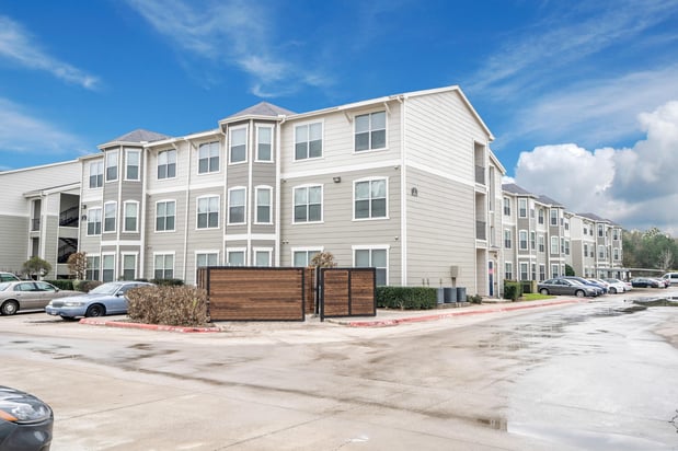 Images The Henry at Deerbrook