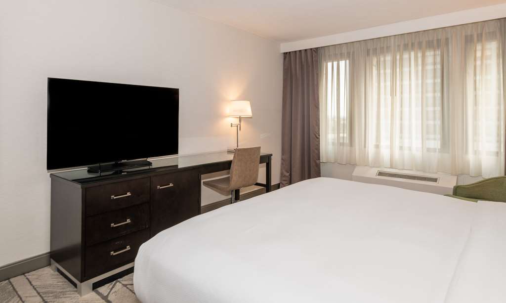 DoubleTree by Hilton Newark Penn Station