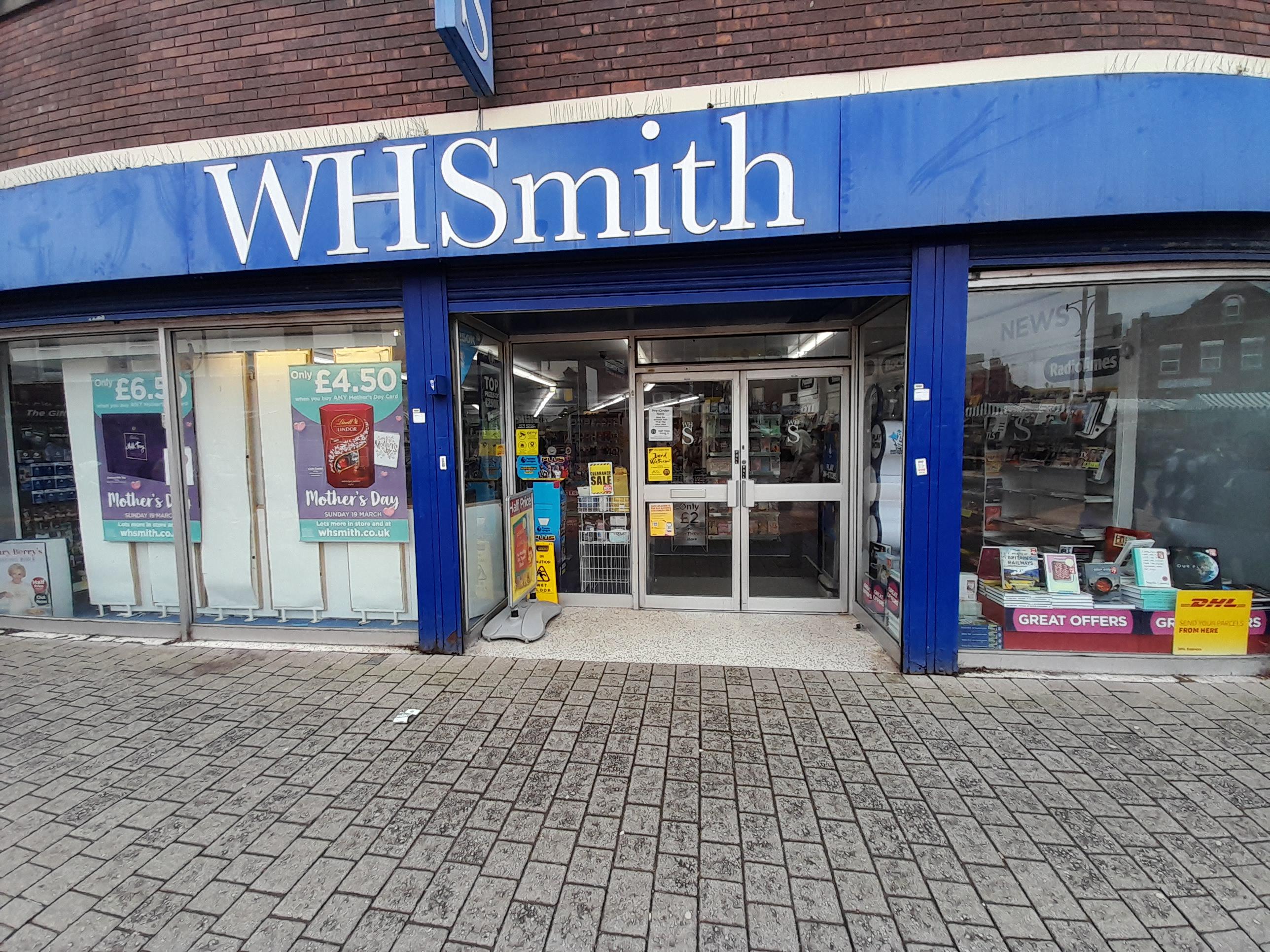 Images DHL Express Service Point (WHSmith Arnold)