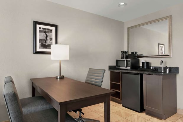 Images Embassy Suites by Hilton Charlotte Ayrsley