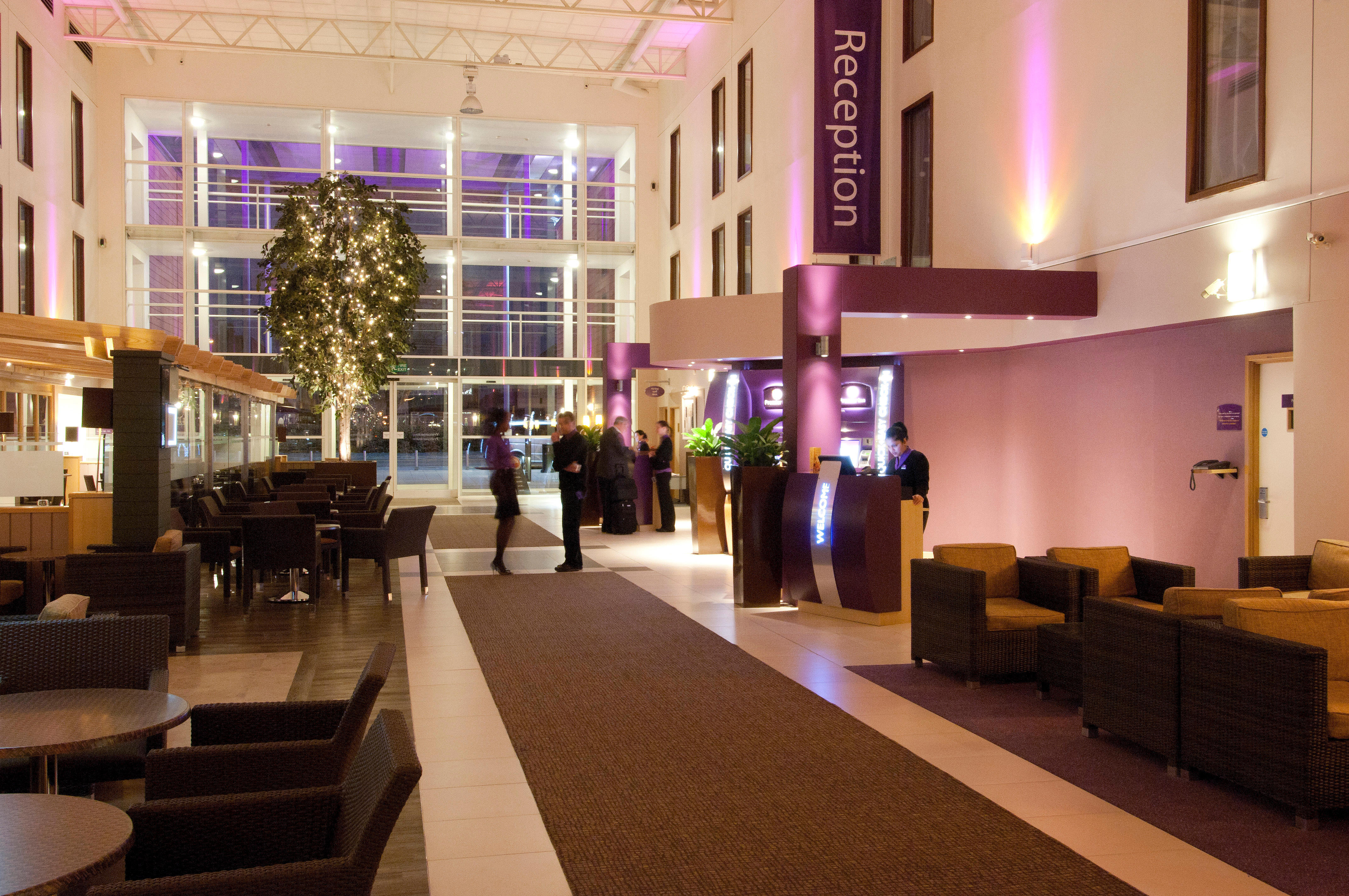 Images Premier Inn London Heathrow Airport T2 & T3 (Bath Road) hotel