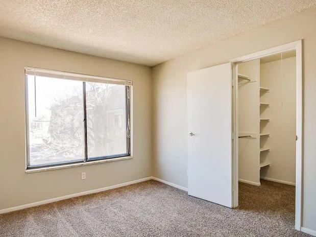 Images Meadow Lark Apartments