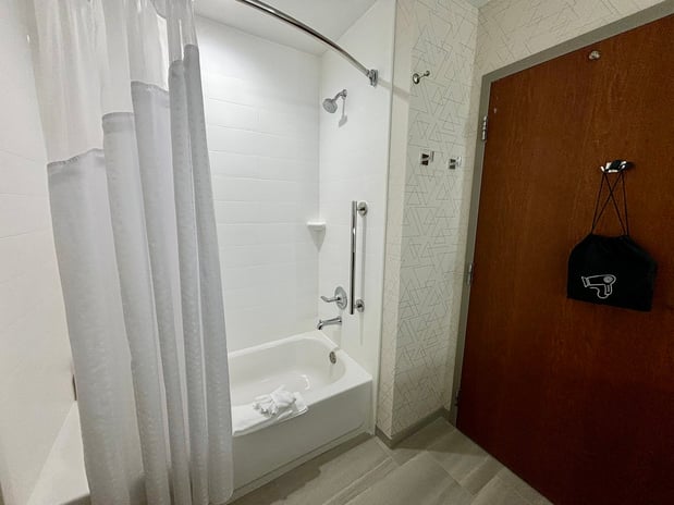 Images Holiday Inn Express & Suites Saint Robert - Leonard Wood by IHG