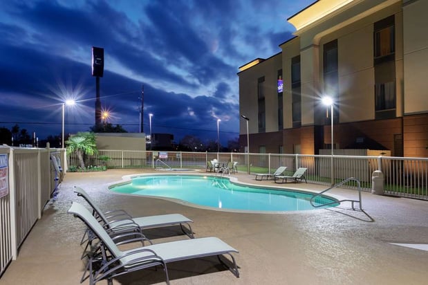 Images Hampton Inn & Suites Baton Rouge - I-10 East