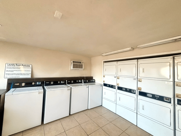 Images Country Club Place Apartments