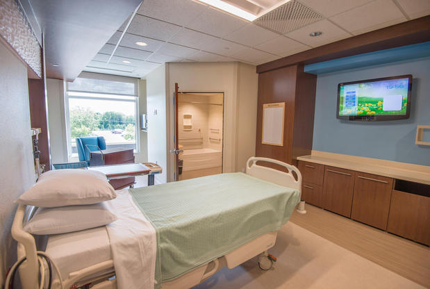 Images The Mother Baby Center at Mercy with Children's Minnesota