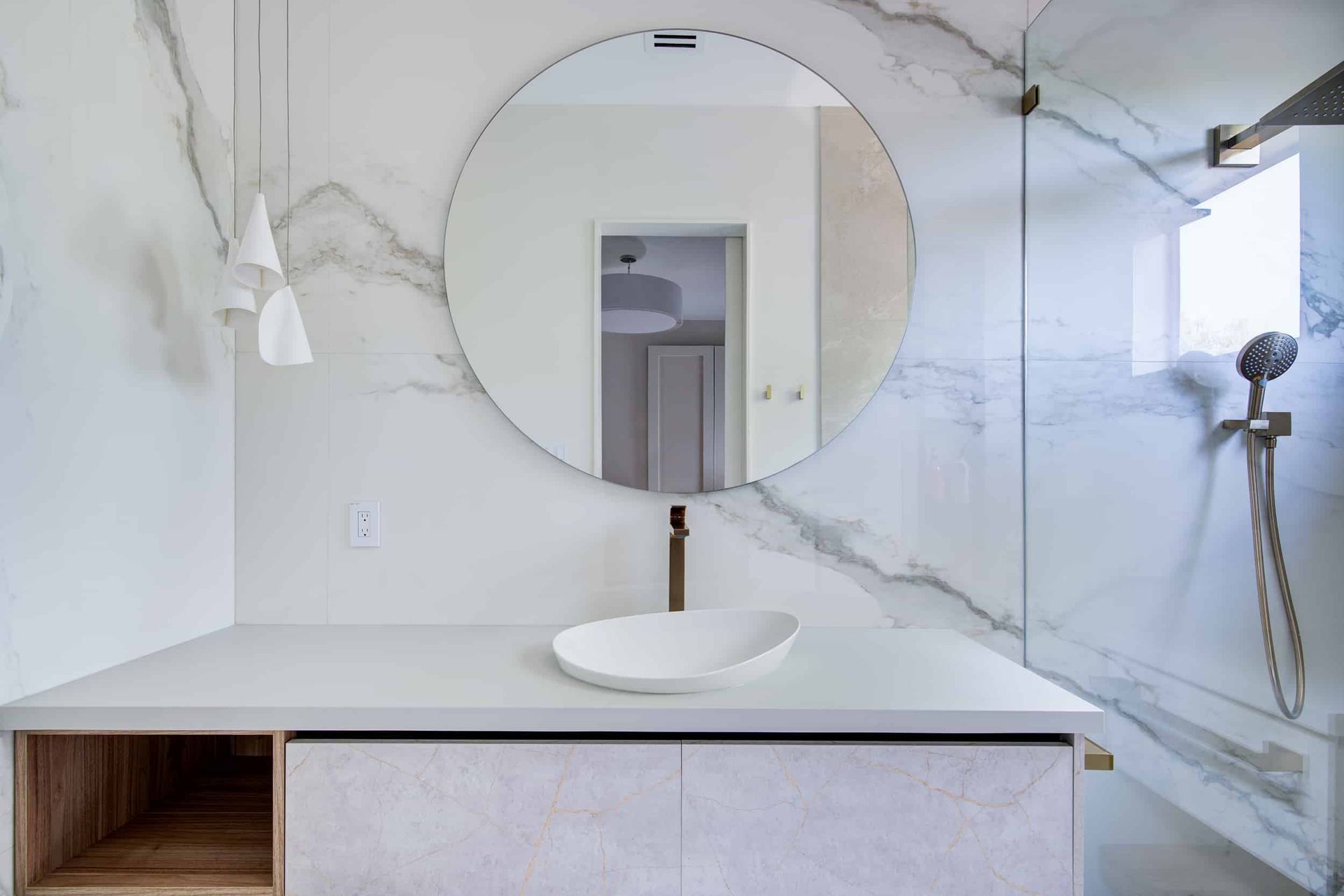 Moderno Porcelain Works Image