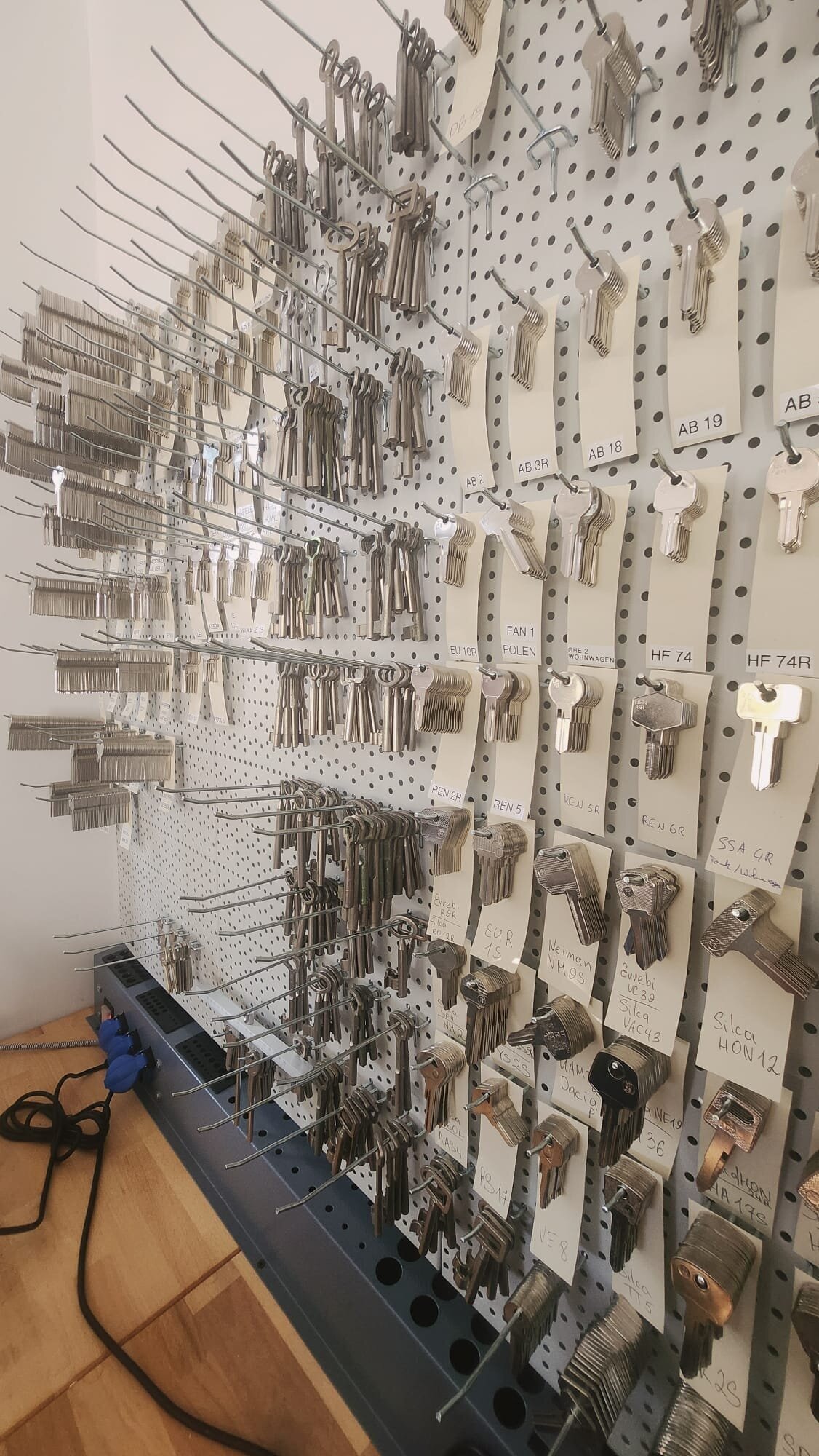 Schlüsseldienst Denis Tschajkovski   Türöffnung, Hauptstraße 50 in Berlin