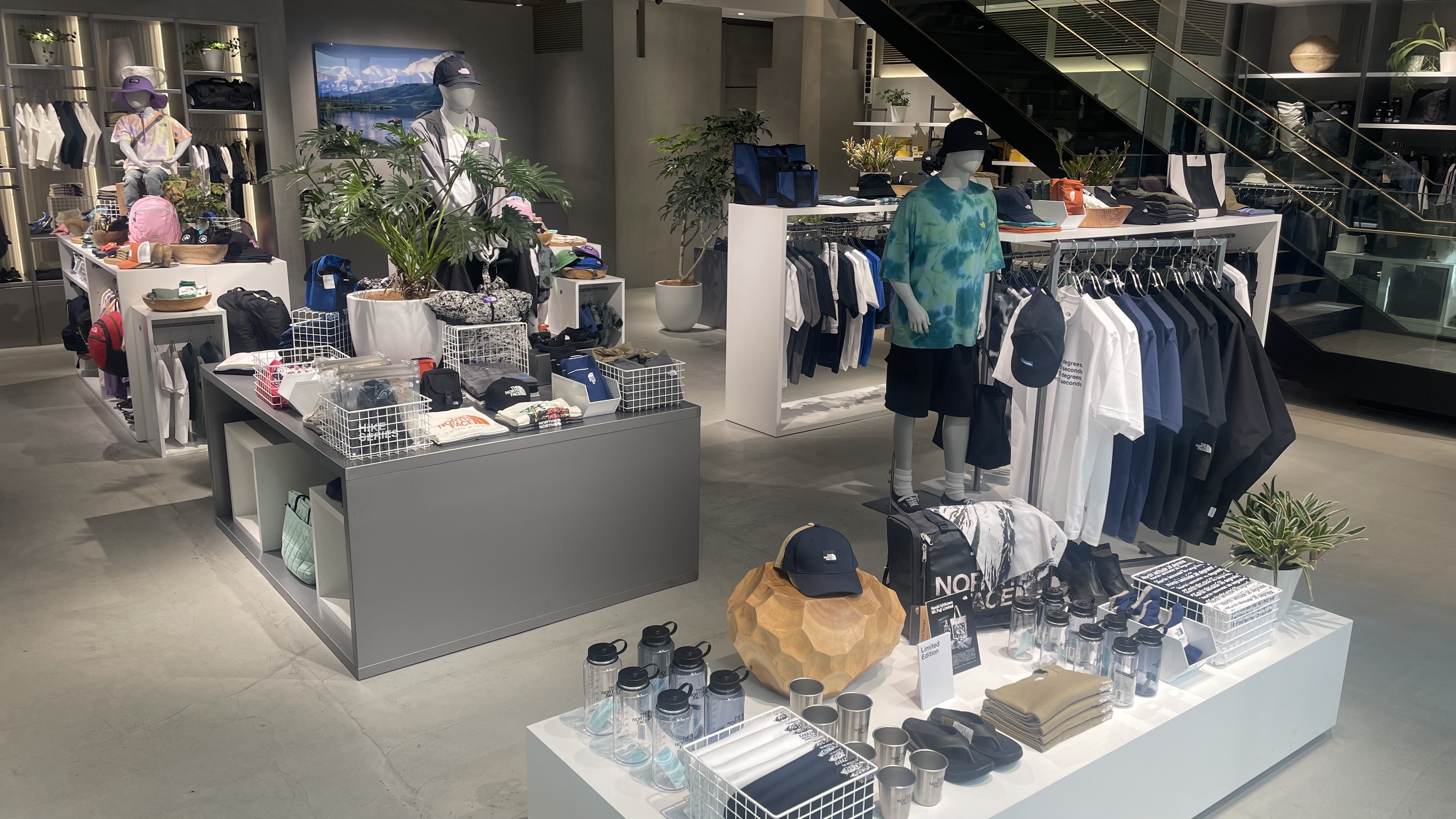Images THE NORTH FACE (ザ・ノース・フェイス) 金沢