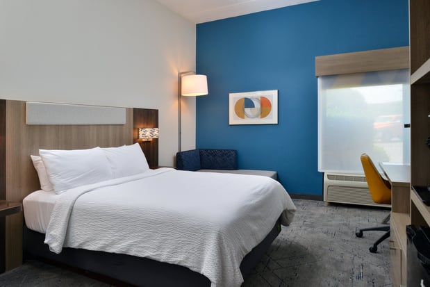 Images Holiday Inn Express Lewisburg/New Columbia by IHG