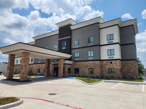 Images Holiday Inn Express & Suites Dayton - Highway 90 by IHG