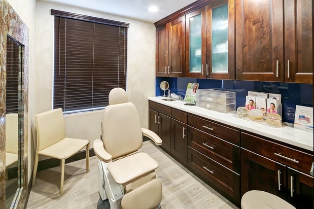 Images A.J. Khalil, MD