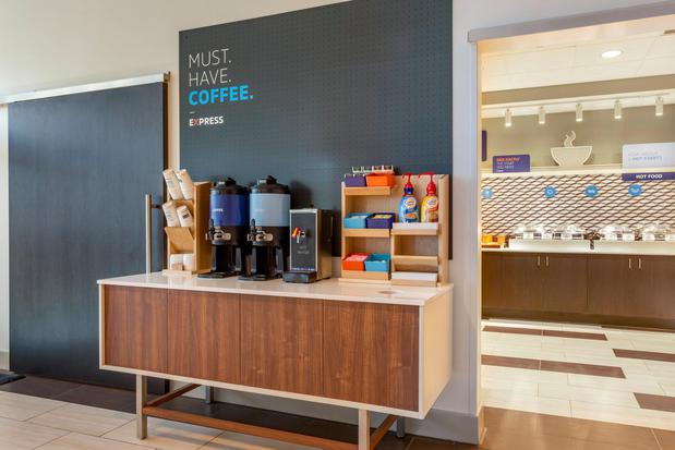 Images Holiday Inn Express & Suites Phoenix Dwtn - State Capitol by IHG