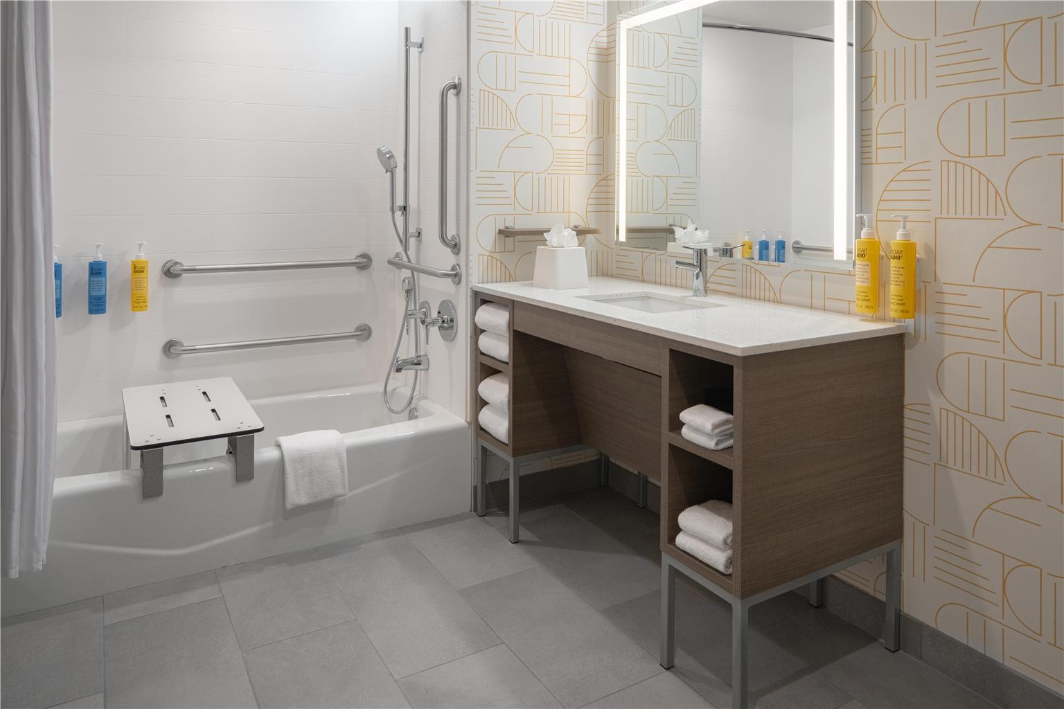 Guest room bath