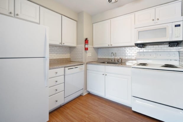 Images Aston Pointe Apartment Homes