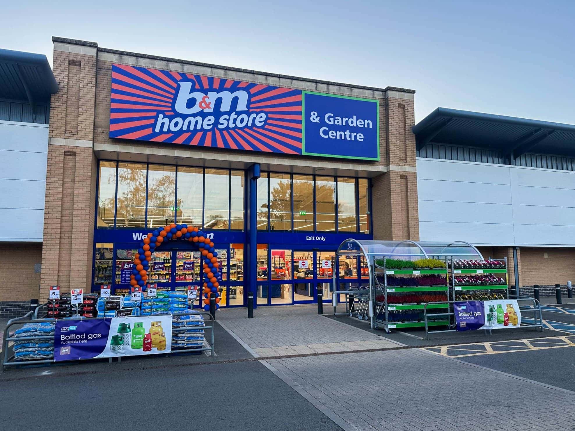 Images B&M Home Store with Garden Centre