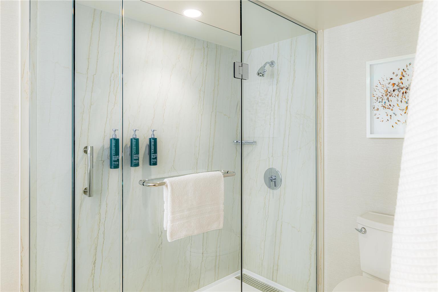 Guest room bath