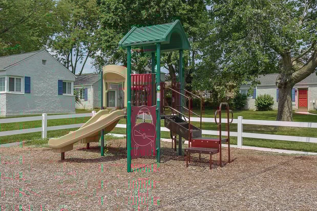 Images Greenville on 141 Apartments & Townhomes