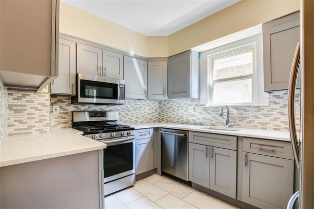 Images Tarek Hassieb, Team Tarek Real Estate Group | Liberty Realty | Hoboken Office