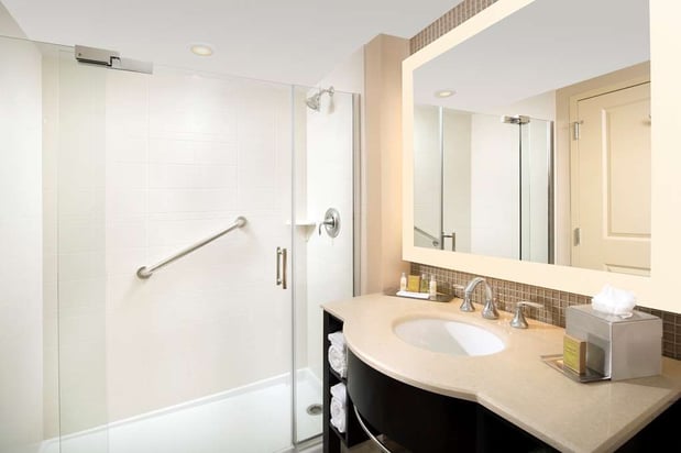 Images DoubleTree by Hilton Hotel Sterling - Dulles Airport