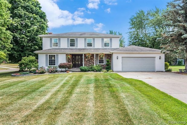 Images George Brennan - Realty Executives Main Street