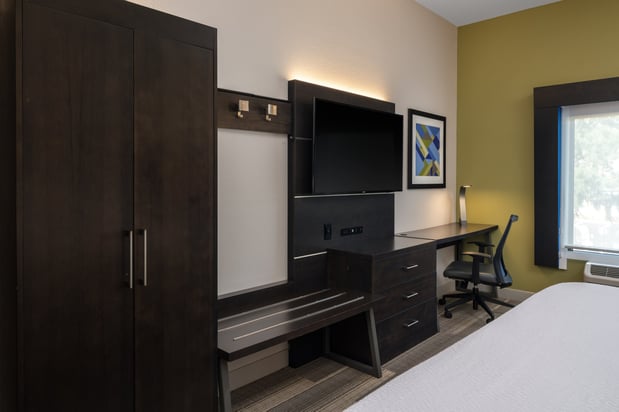 Images Holiday Inn Express & Suites Lakeland South by IHG