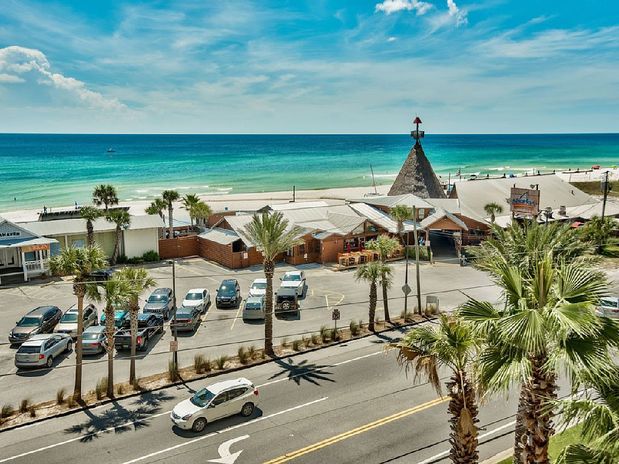 Images Sharky's Beachfront Restaurant