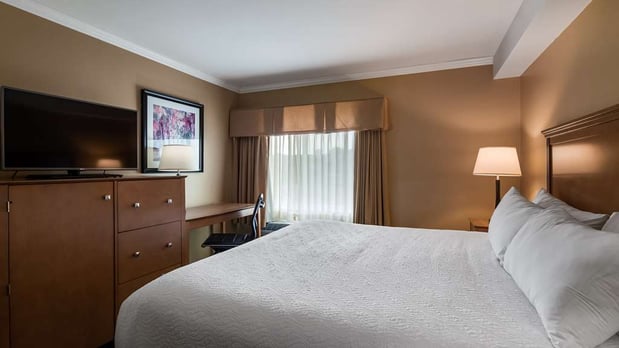 Images Best Western Plus Windjammer Inn & Conference Center