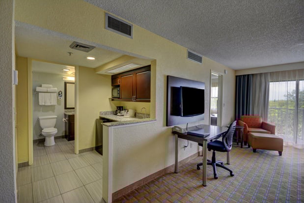 Images Holiday Inn Express & Suites Ft. Lauderdale-Plantation by IHG