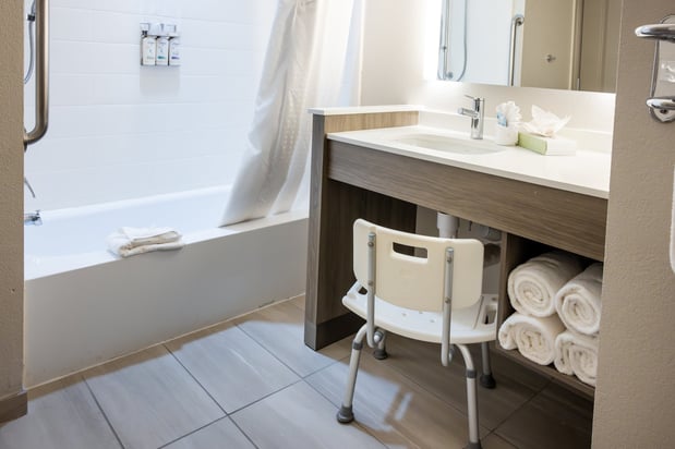 Images Holiday Inn Express & Suites Wichita Airport by IHG