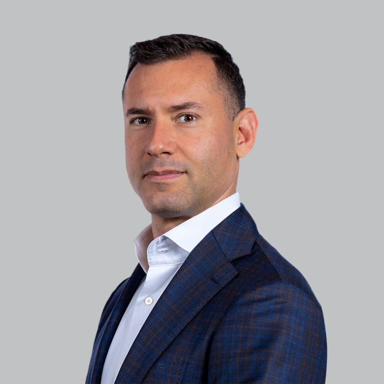 Headshot of Ches Kasow, a wealth advisor at Chase