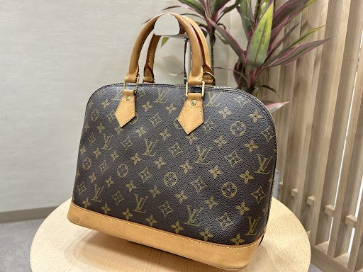 Images KOMEHYO（コメ兵）買取センターきりしま国分山形屋