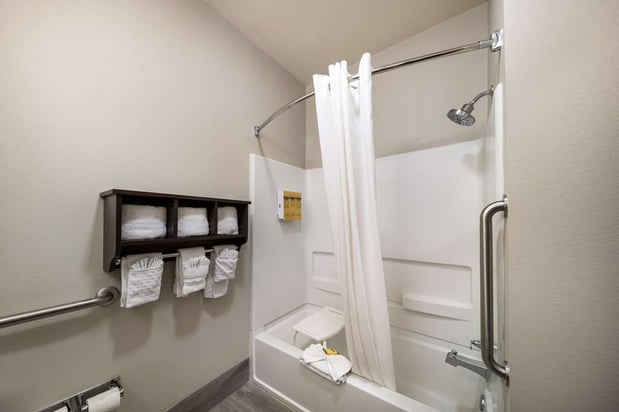 Images Best Western Plus Lake Dallas Inn & Suites