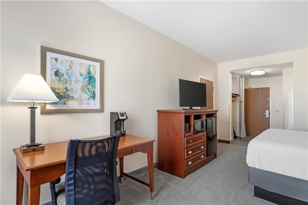 Images Best Western Plus Executive Hotel & Suites