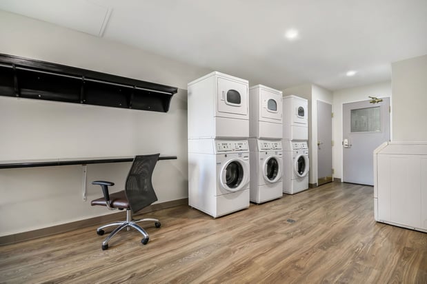 Images Staybridge Suites Toledo - Maumee by IHG
