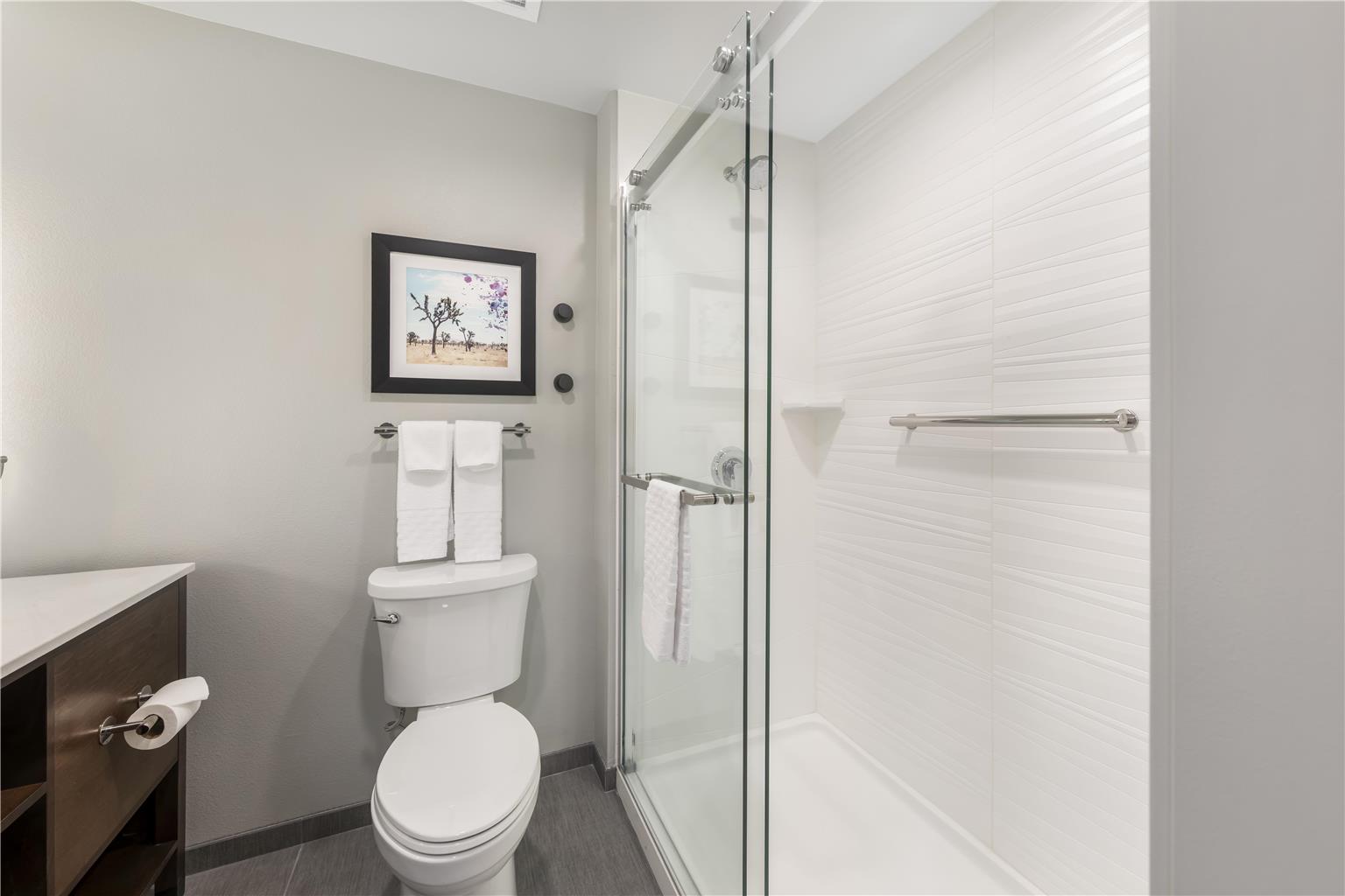 King Guest Bathroom