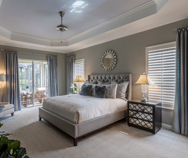 Images Tetyana Hanna, Sarasota Real Estate Agent 〡 KW Coastal Living III