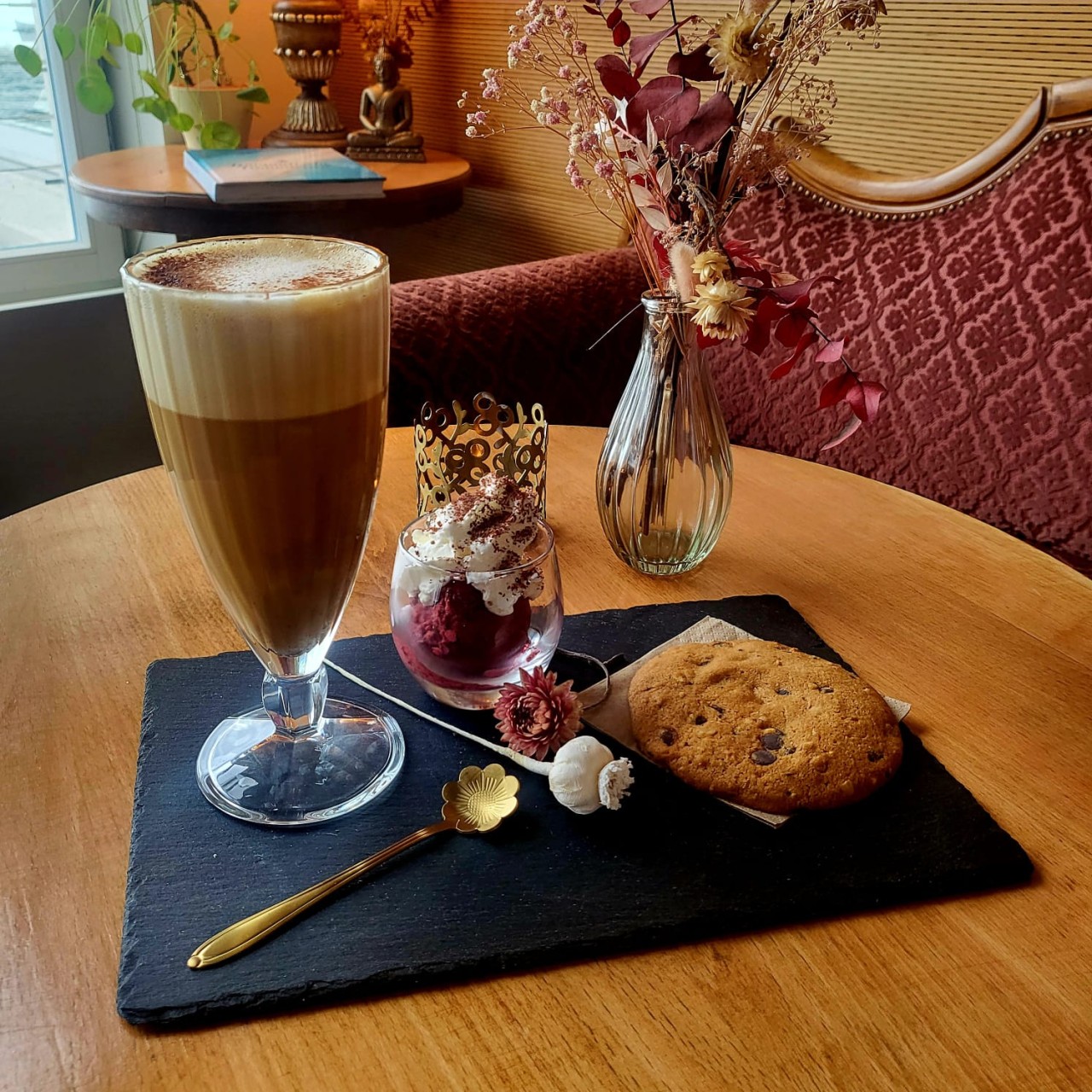 Bilder Brüh Hafenrösterei & Veganes Café | Echter Kaffeegenuss. Partner für Kaffeemaschinen & Bohnen in der Region Luzern / Sch