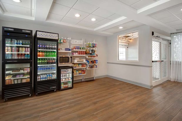 Images Spark by Hilton Rochester University Area