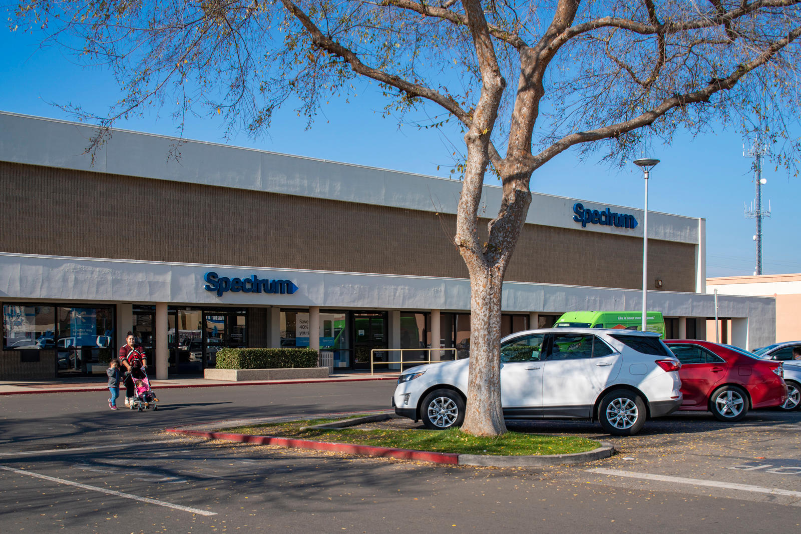 Spectrum at Bakersfield Plaza Shopping Center