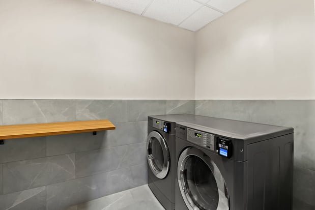 Images Holiday Inn Express & Suites Raleigh NE - Medical Ctr Area by IHG