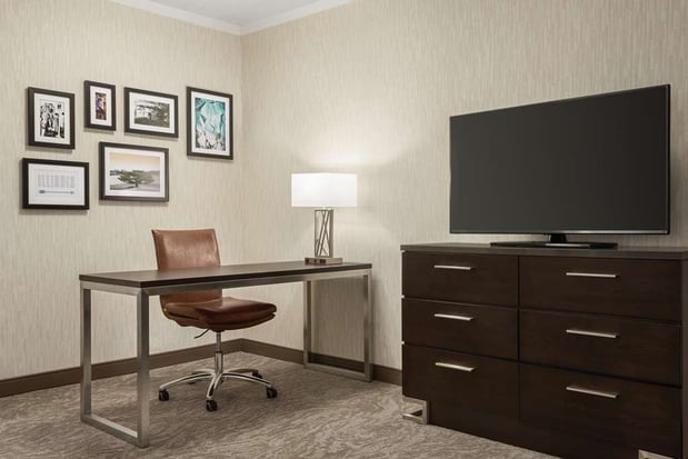 Images Embassy Suites by Hilton Chicago North Shore Deerfield
