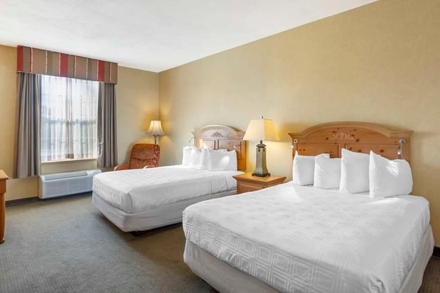Images Best Western Plus Revere Inn & Suites