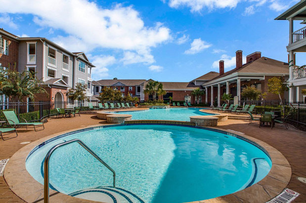 Images Volare at the Woodlands