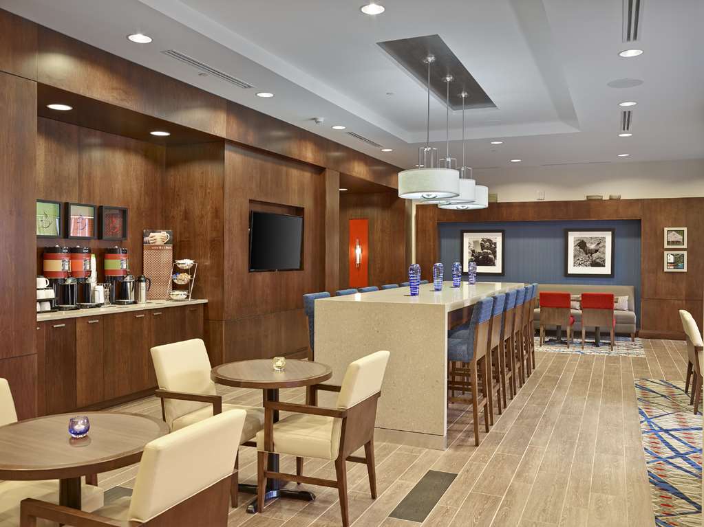 Images Hampton Inn by Hilton Halifax Downtown