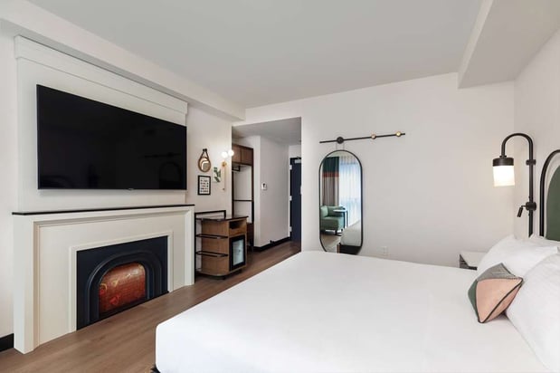 Images Pennyweight Hotel Boston, Curio Collection by Hilton