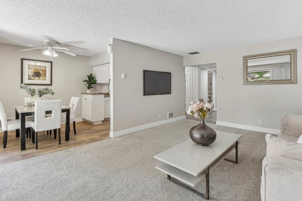 Images Summerwood Apartments