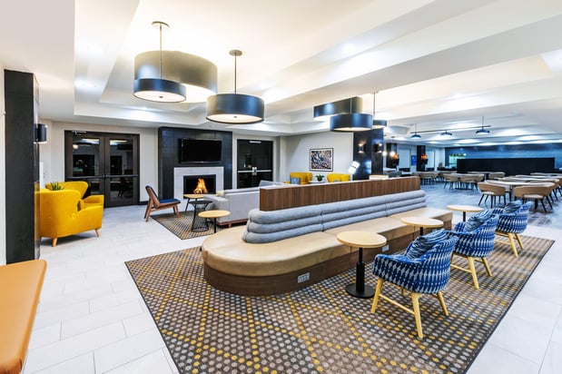 Images Holiday Inn & Suites Tulsa South by IHG
